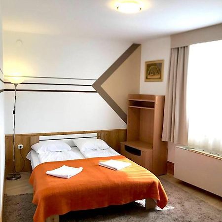 Appartement ART Éden à Hajdúszoboszló Extérieur photo