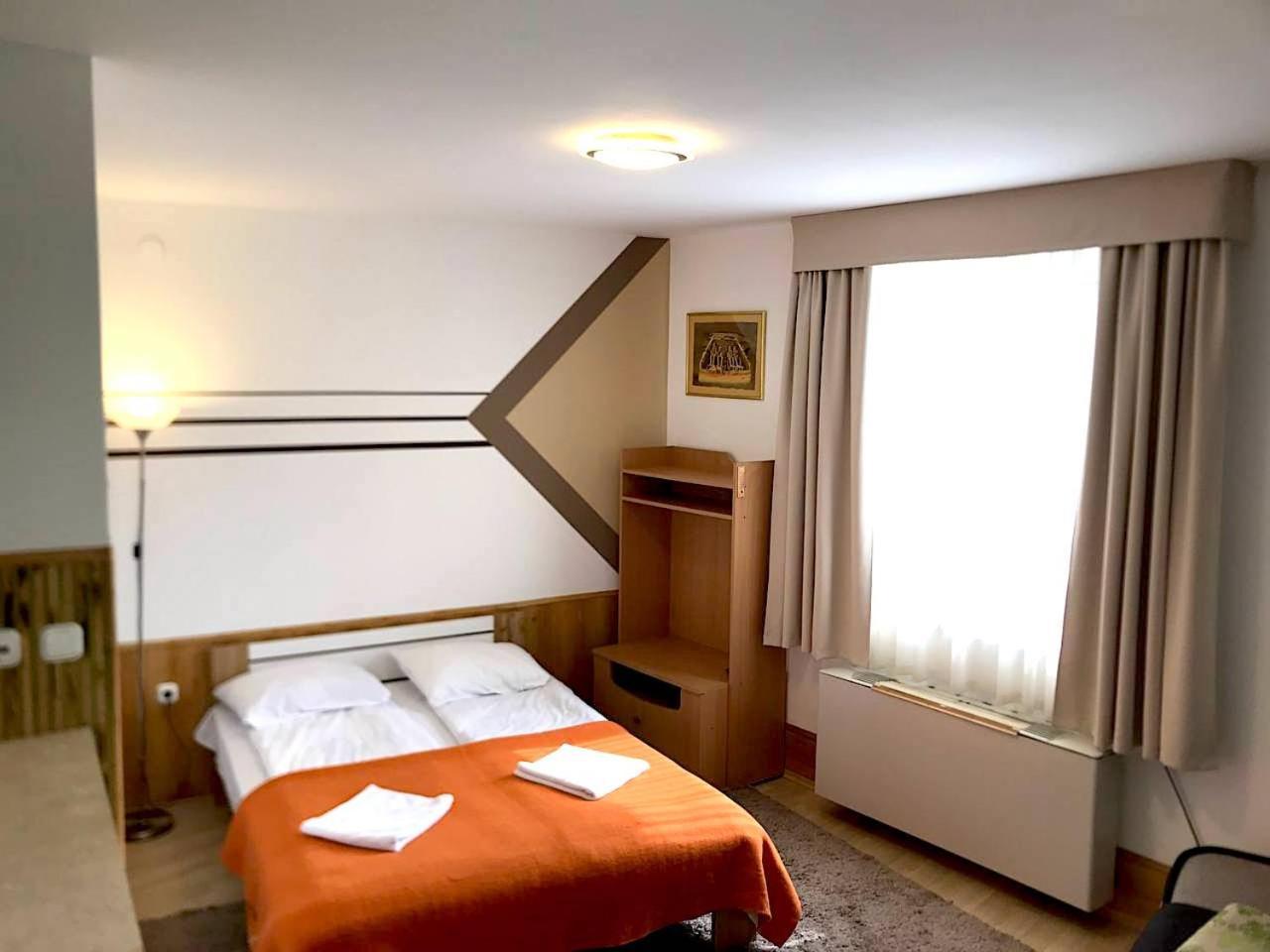 Appartement ART Éden à Hajdúszoboszló Extérieur photo
