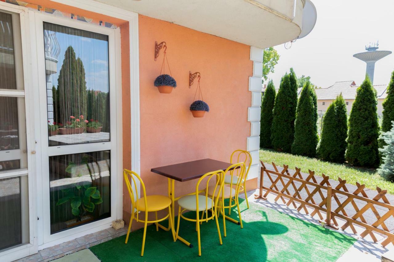 Appartement ART Éden à Hajdúszoboszló Extérieur photo